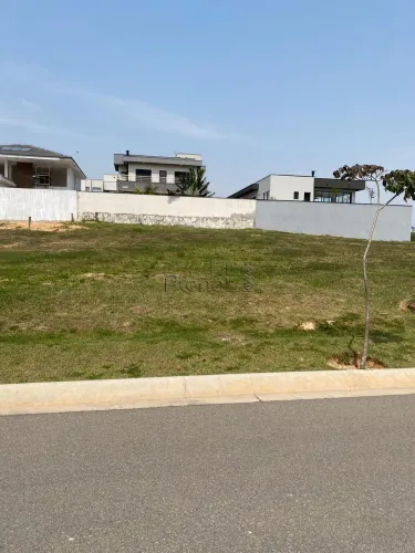 Terreno à Venda no Condomínio Arboretum em Vinhedo, no bairro Santa Cândida.