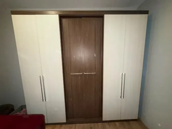 ? Vende-se ? Guarda-Roupa + Rack