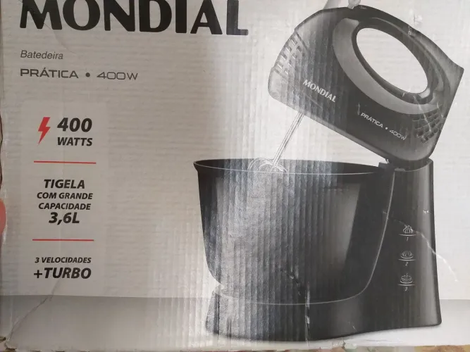 Vende-se batedeira prática 400W nova na caixa nunca usada. 