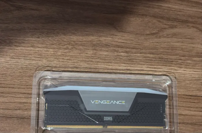 MEMORIA RAM CORSAIR VENGEANCE RGB 16GB DDR5 DRAM 6000MT/s CL36