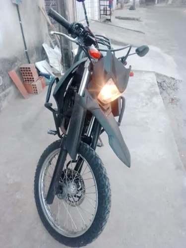 Vendo uma moto XTZ 250 Lander ano 2008
