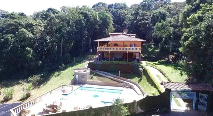JARINÚ - CHACARA ALTO PADRÃO, DE 2834² COM ESCRITURA, 350² CONSTRUIDO, 4 DORMT, 3 SUITES, 