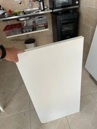 Mesa mdf com suporte dobrável 