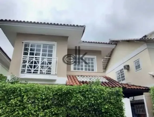 Casa em Condomínio : Duplex / Residencial / Vargem Pequena