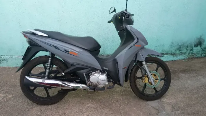 Ágio de moto Avelloz 125cc à venda.