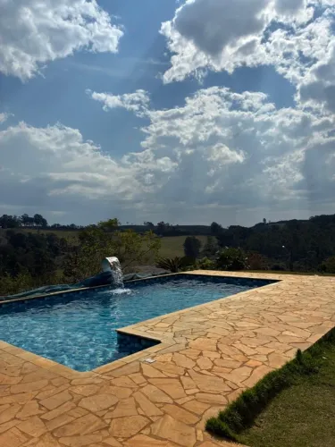 Chácara com piscina e edícula 2.239 m2
