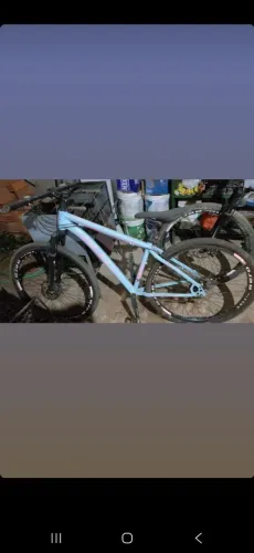 Bicicleta com marcha aro 26