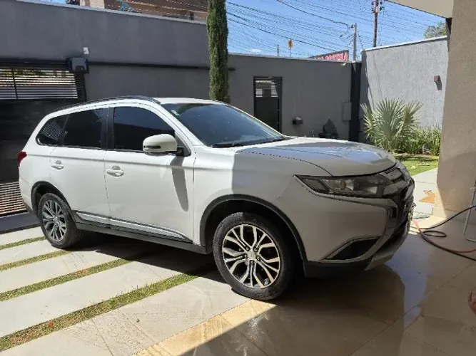 Mitsubishi Outlander 2.0 16V 160cv Aut. 2016