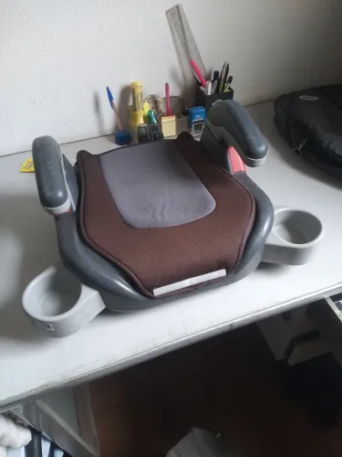 Assento elevado pra criança