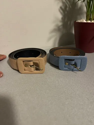 2 cintos de couro