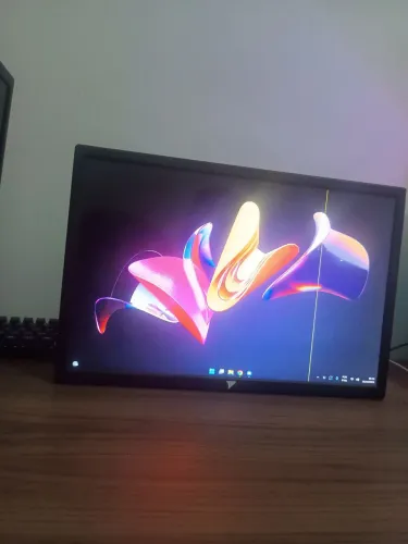 Monitor de PC barato ? com defeito