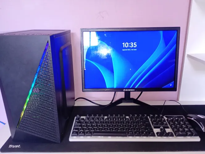 Computador Gamer . 7 Messes de uso , na garantia e com nota fiscal .