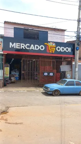 Vendo sobrado com mercado na parte de baixo com 112 metros 