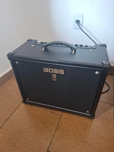 Boss Katana MKII - Estado de novo