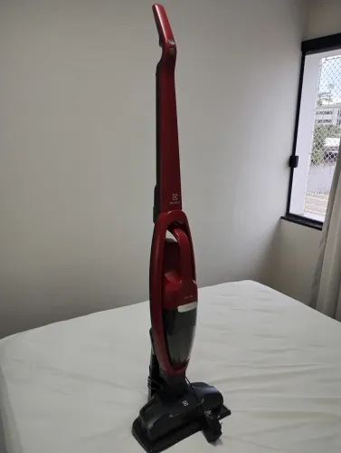 ASPIRADOR VERTICAL ELECTROLUX