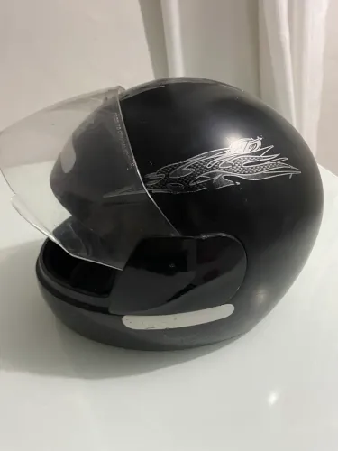 Capacete n 58 semi novo