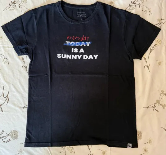 Camiseta preta DVTO M