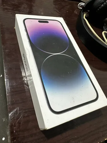 iPhone 14 Pro Max roxo