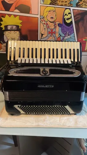 Acordeon Giulietti 140 baixos