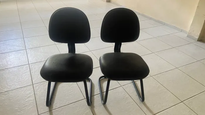 Vendo duas cadeiras de escritório