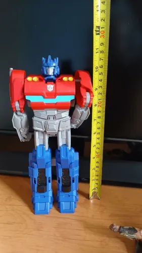 Boneco transformes optimus prime 