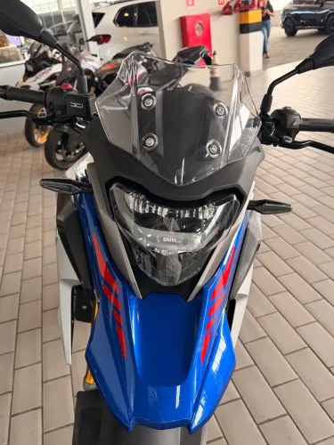 Moto muito nova sem detalhes motivo da venda viagem trabalho fora do Brasil