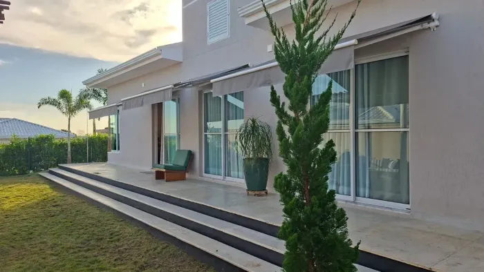 Casa de condomínio para venda tem 135 metros quadrados com 3 quartos