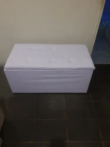 Puff baú lilas para pé de cama  90 x 46 x 43 