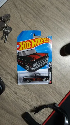 Custom '82 Chevy Pickup (FiTech)