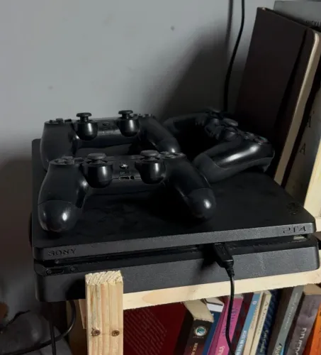 PS4 SLIM 1TB 