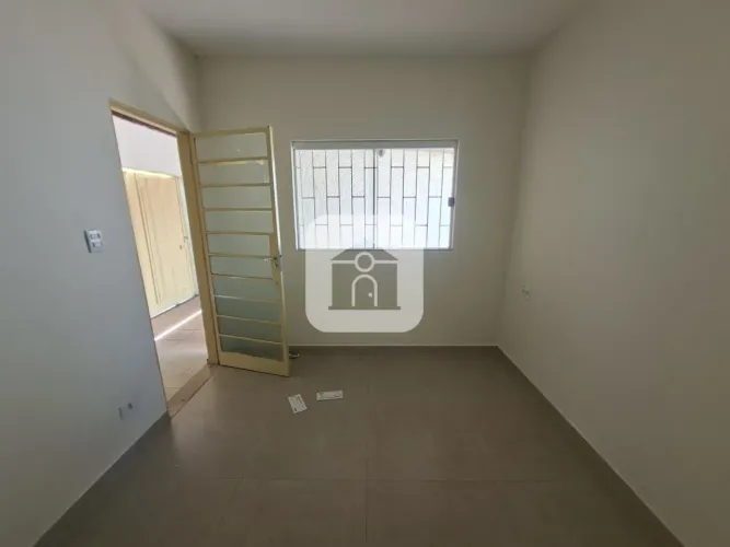 Casa Colônia para locação no bairro Marta Helena