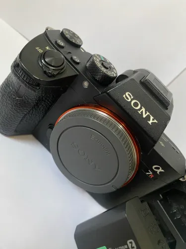 Câmera SONY A7R III