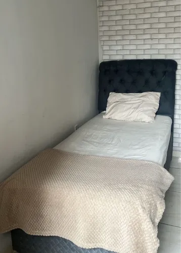 CAMA BOX SOLTEIRO SEMINOVA C/ CABECEIRA