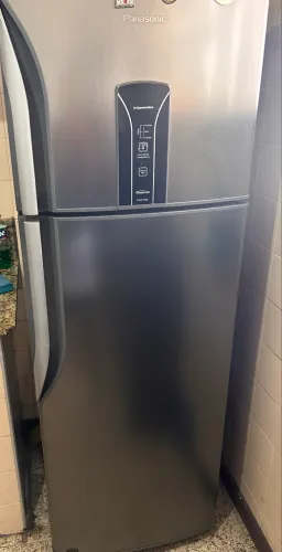 Geladeira Panasonic NR-BT42 em perfeito estado