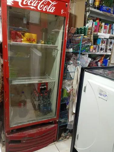 Geladeira coca cola