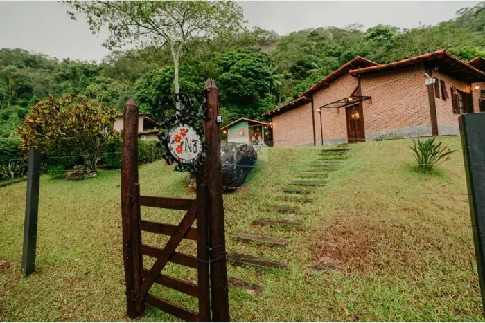 Casa Rústica e Aconchegante no Condomínio Villela Village Natureza, Tranquilidade e Confo