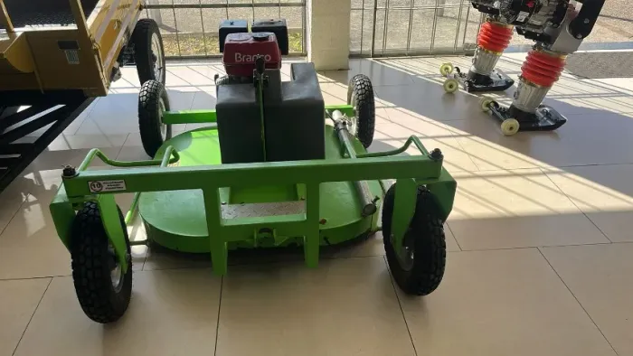 PLATAFORMA DE CORTE GRAMA MOTOR 15 HP