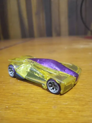 Carrinho Hotwheels acceleracers Athracite gold usado