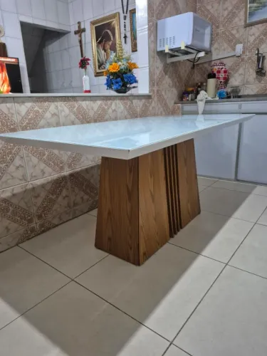 Mesa de Jantar retangular com 6 cadeiras 