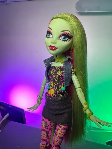 Boneca Monster High - Venus McFlytrap Básica W1 G1