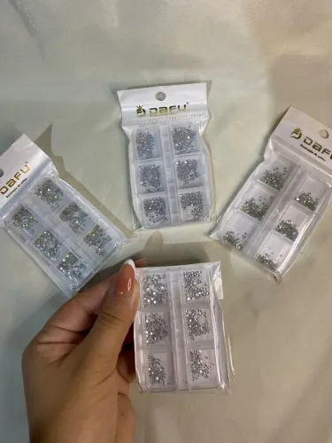 Brilho para decoração de unhas, makes e etc
