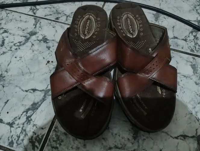 Vendo sandália pegada masculina