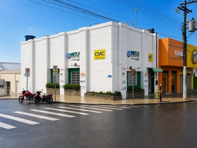 Aluguel. Prédio comercial na Av Jaime Brasil. 180 m2.