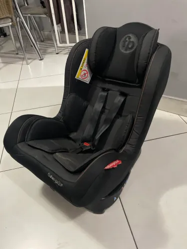 Cadeirinha semi nova fsherprice