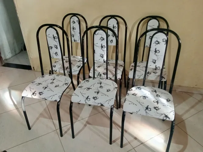 vendo 6 cadeiras faço entrega imediata e aceita cartão