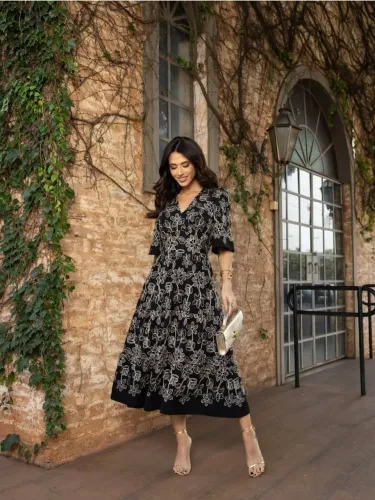 Vestido Midi Bordado