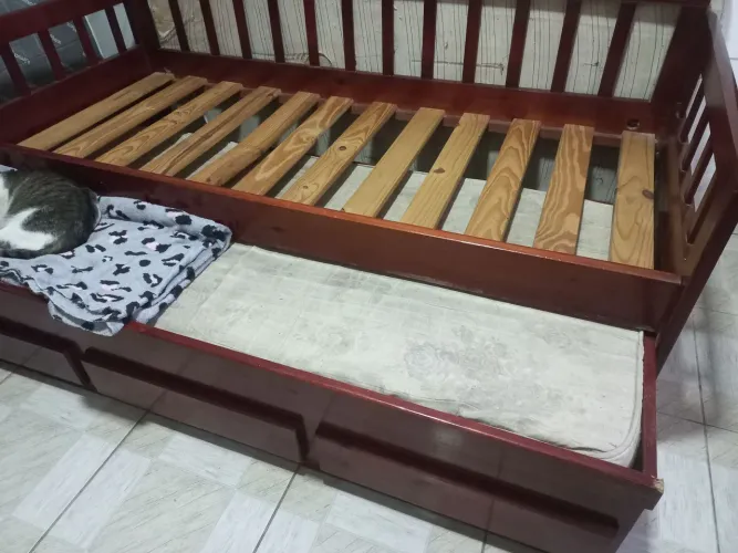 Bi cama de madeira