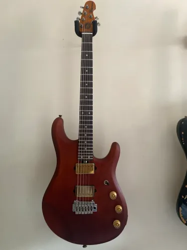 Guitarra Musicman Luthier