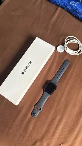 Vendo Apple Watch SE (2ºgeração) semi novo 