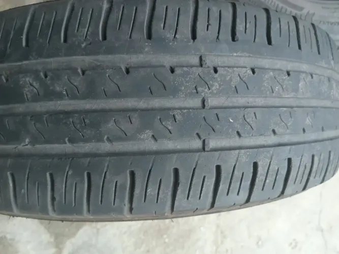 Pneu 175 65 -14 